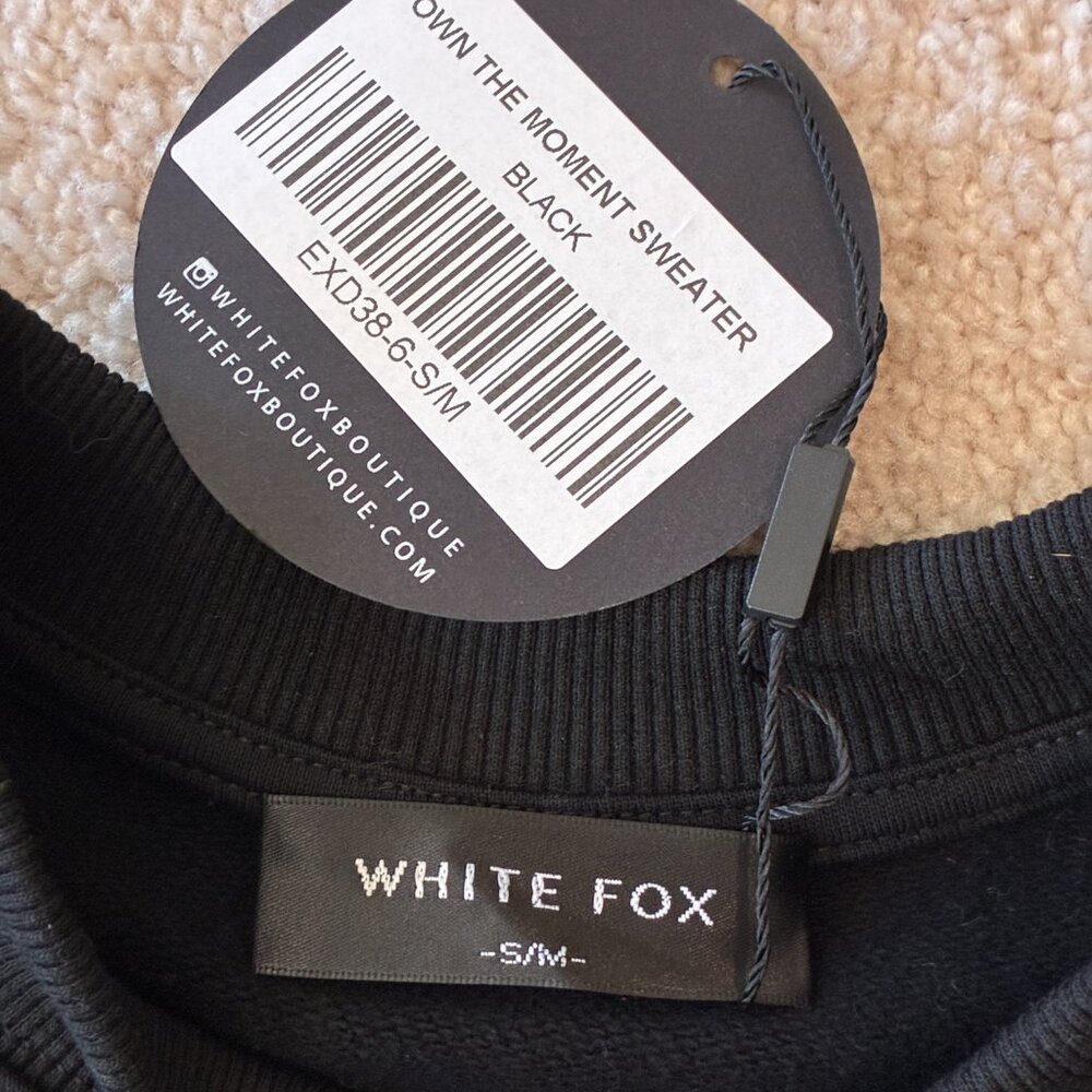 NWT Own The Moment Sweater White Fox Black - Picture 5 of 10